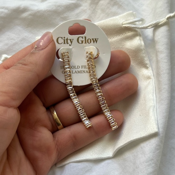 NWT City Glow 18K Gold Filled Bracelet and Earrings Set - Picture 6 of 9